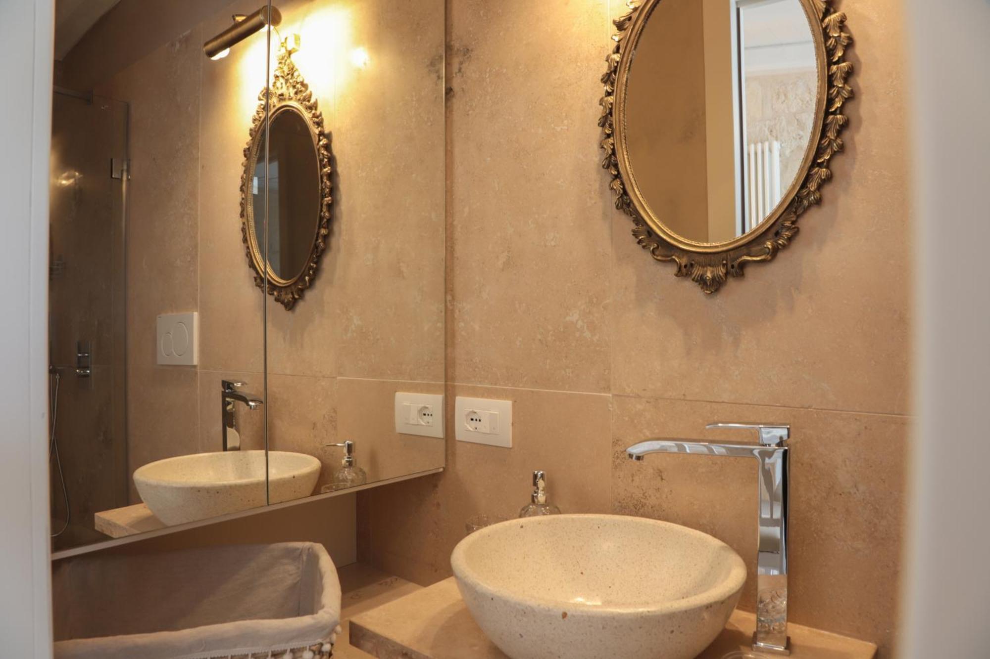 Palazzo Stapane Home Suite 9 - Luxury Living Монополи Экстерьер фото