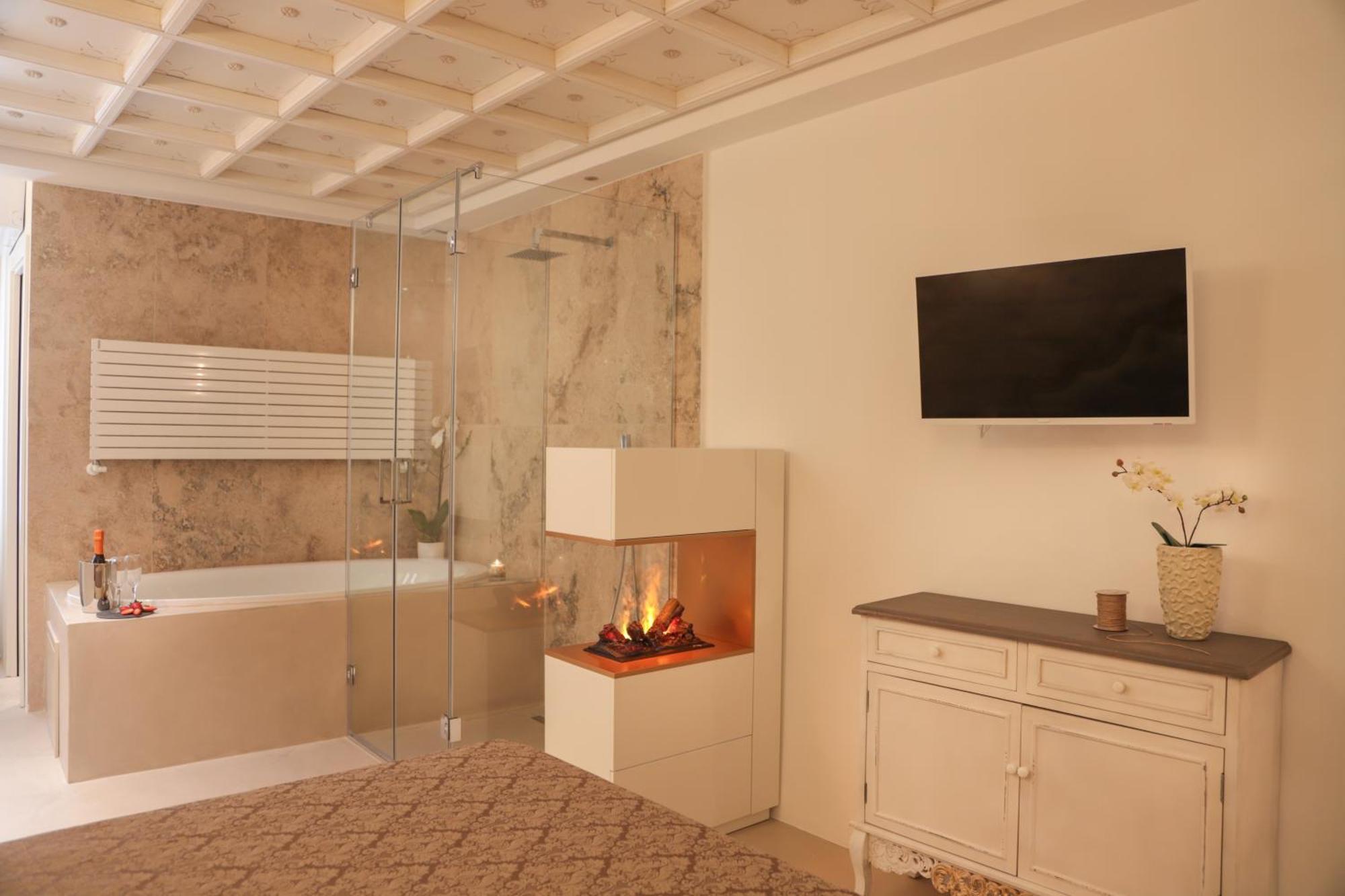 Palazzo Stapane Home Suite 9 - Luxury Living Монополи Экстерьер фото