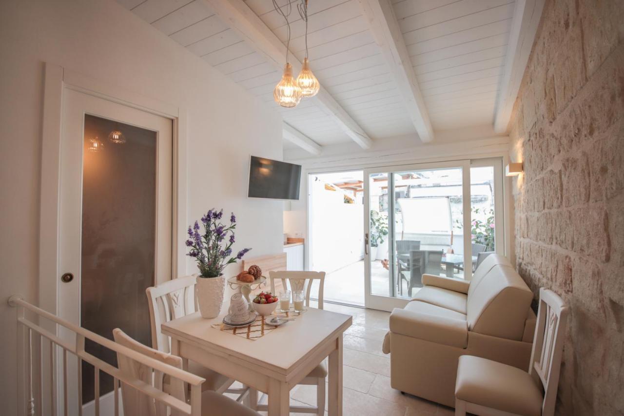Palazzo Stapane Home Suite 9 - Luxury Living Монополи Экстерьер фото