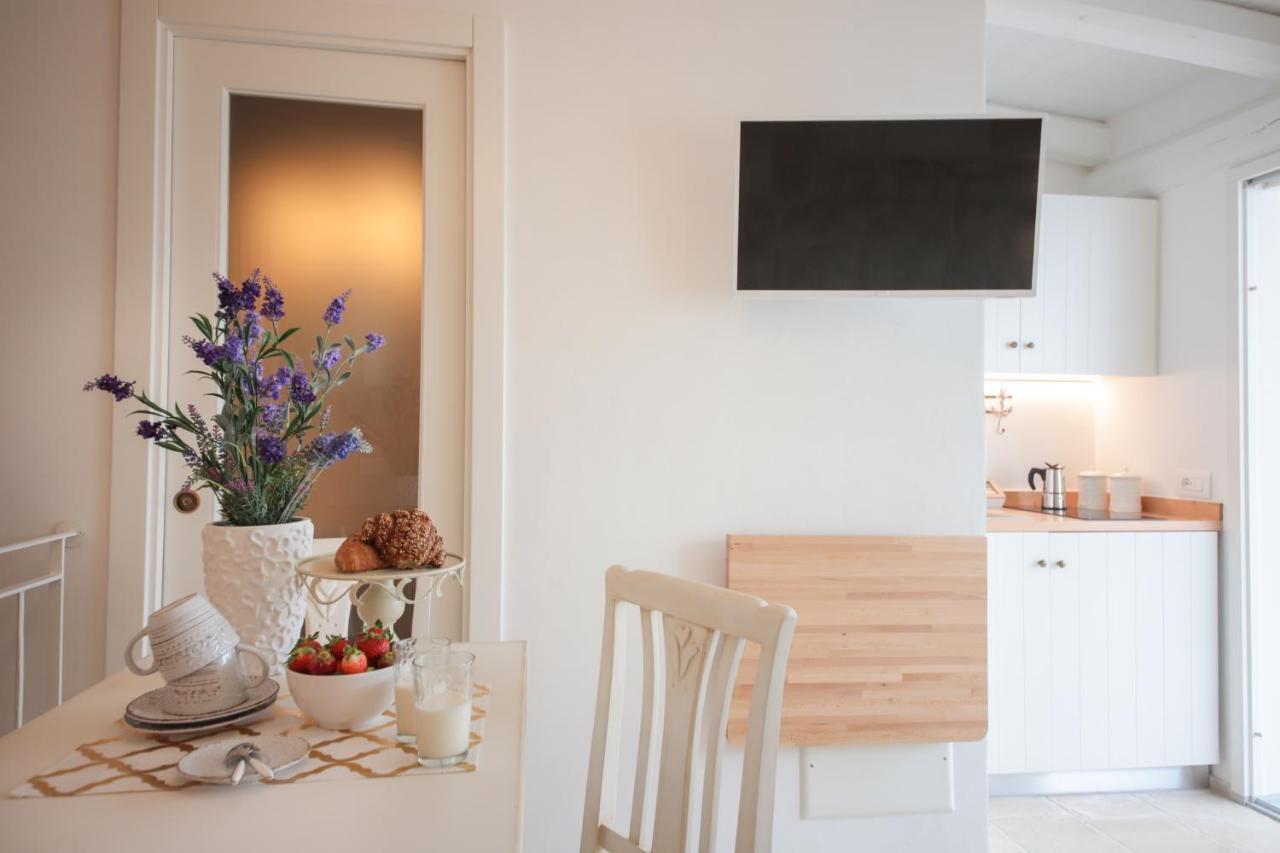 Palazzo Stapane Home Suite 9 - Luxury Living Монополи Экстерьер фото