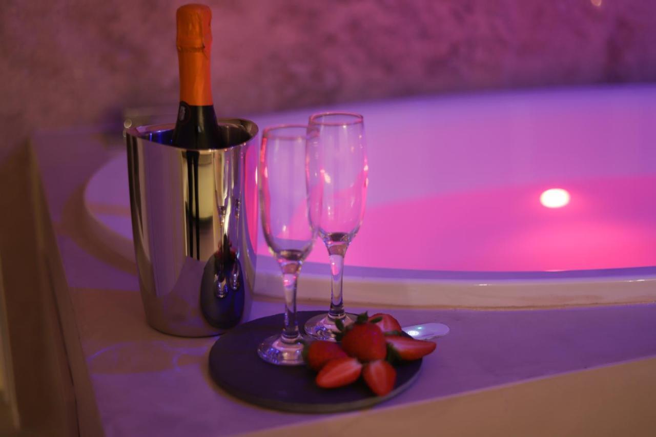 Palazzo Stapane Home Suite 9 - Luxury Living Монополи Экстерьер фото