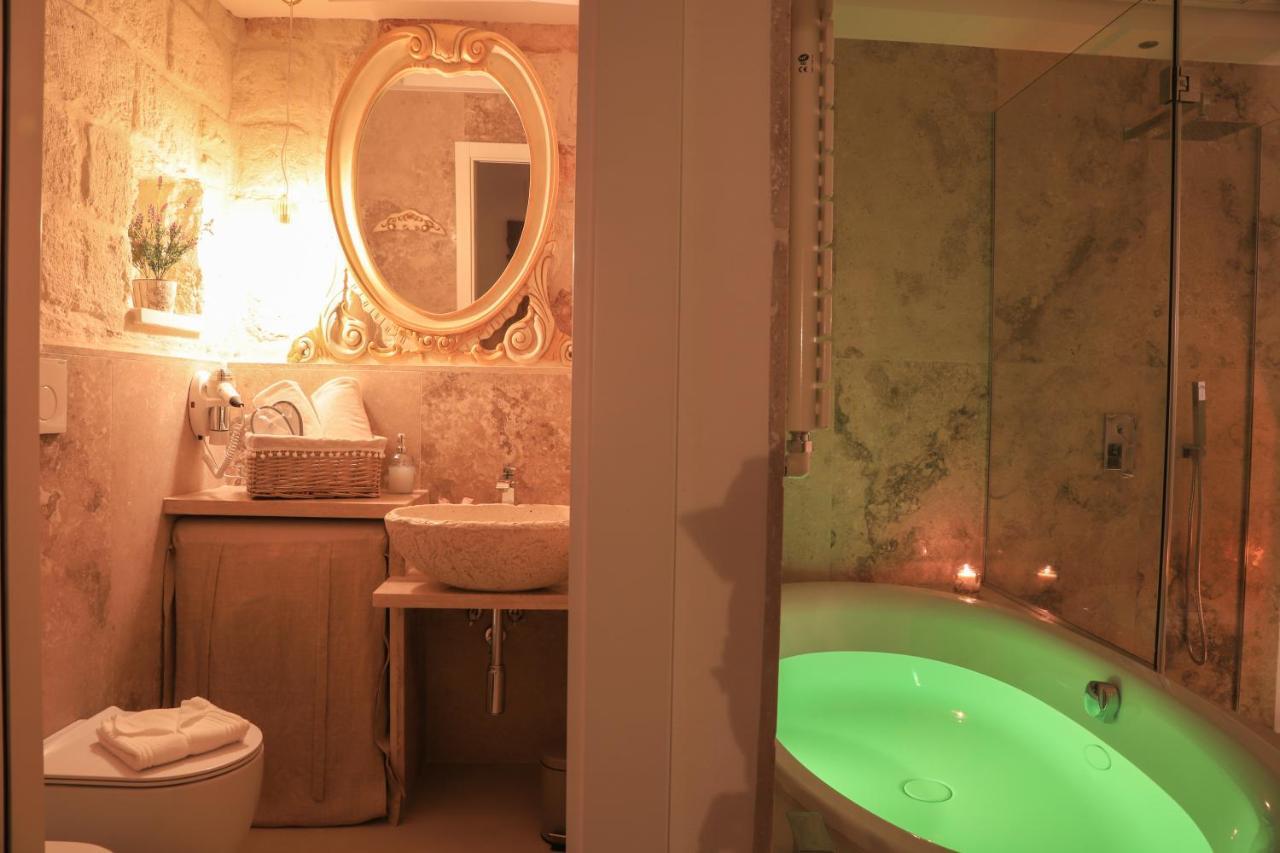 Palazzo Stapane Home Suite 9 - Luxury Living Монополи Экстерьер фото